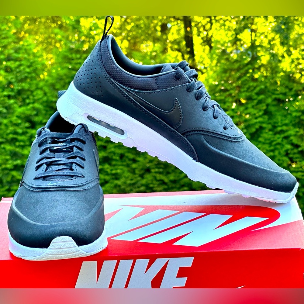 NEW Nike Air Max Thea Premium Leather (Black / White) Casual Sneaker